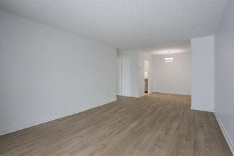 Le Villeroy in St-Lambert, QC - Building Photo - Building Photo