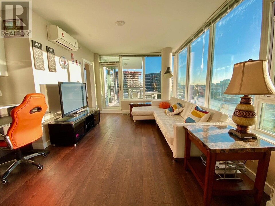6971-6971 Elmbridge Way in Richmond, BC - Building Photo