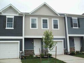 570 Locust Run Dr in York, PA - Building Photo - Building Photo