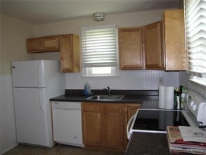 10720 Tesshire Dr in St. Louis, MO - Building Photo - Building Photo