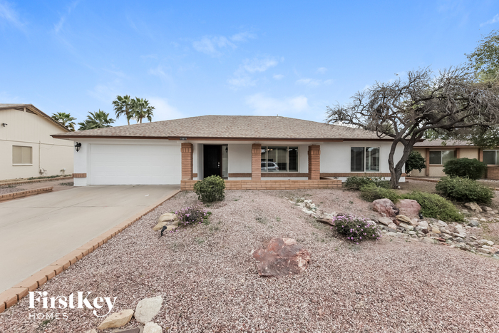 11819 N 60th Ave in Glendale, AZ - Building Photo