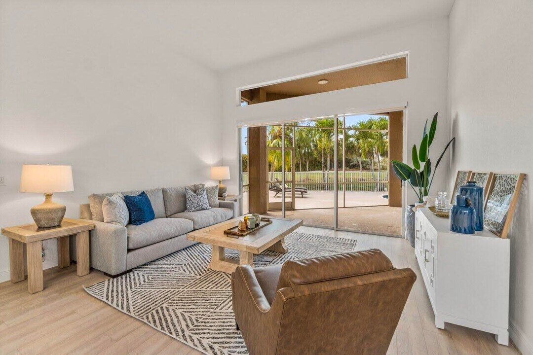 15621 Latina Pl in Wellington, FL - Building Photo