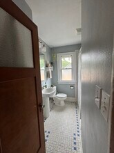 2121 N 84th St, Unit Upper in Wauwatosa, WI - Building Photo - Building Photo