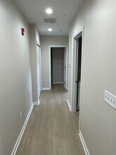 89 East St, Unit #A in Plainville, CT - Foto de edificio - Building Photo