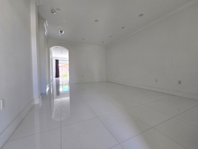 18171 SW 109th Pl in Miami, FL - Foto de edificio - Building Photo