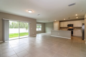 Redding Pointe in Lakeland, FL - Foto de edificio - Building Photo