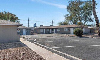 3123 W Almeria Rd, Unit 4 in Phoenix, AZ - Building Photo