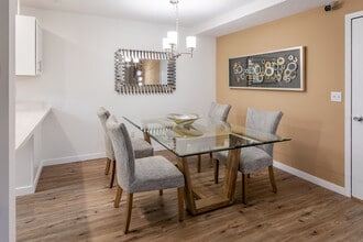 Tanager Creek Townhomes in Eden Prairie, MN - Foto de edificio - Interior Photo
