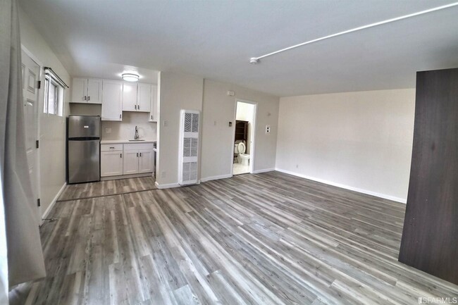 property at 1907 Greenwich St