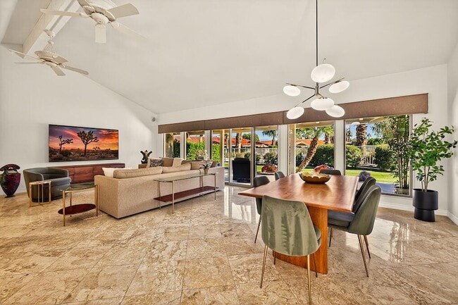 45668 Pueblo Rd in Indian Wells, CA - Foto de edificio - Building Photo