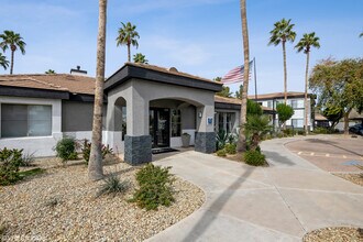 Villas at Mountain Vista Ranch in Surprise, AZ - Foto de edificio - Building Photo