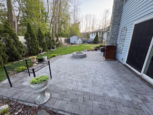 30 Dumond Pl in Coram, NY - Building Photo - Building Photo