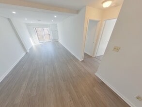 99 Teaneck Rd, Unit 118 in Ridgefield Park, NJ - Foto de edificio - Building Photo