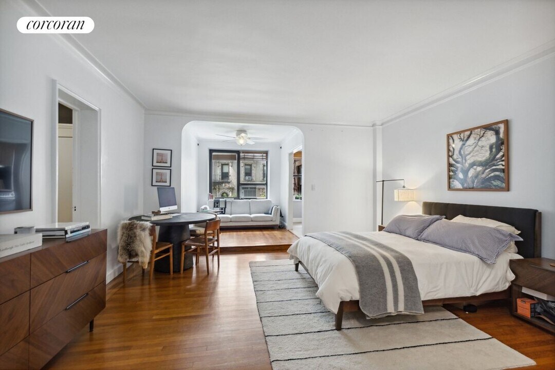 420-424 Central Prk W in New York, NY - Building Photo