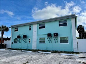 117 140th Ave E in Madeira Beach, FL - Foto de edificio - Building Photo