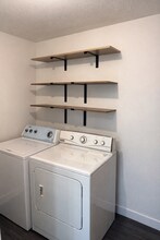 4300 NE Sunset Blvd in Renton, WA - Foto de edificio - Building Photo