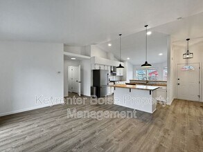 10266 W Silver City St in Boise, ID - Foto de edificio - Building Photo