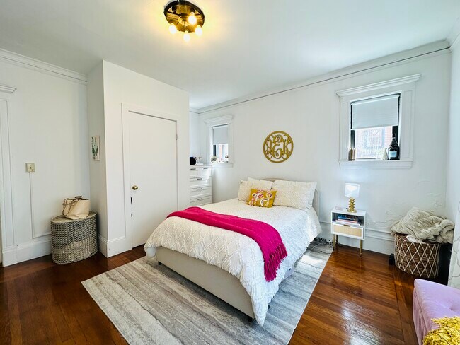 458 Park Dr, Unit 4 in Boston, MA - Foto de edificio - Building Photo