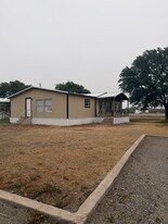 7900 Upton Rd in Amarillo, TX - Building Photo