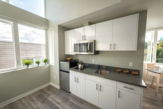 7th Ave Place in Seattle, WA - Building Photo - Building Photo