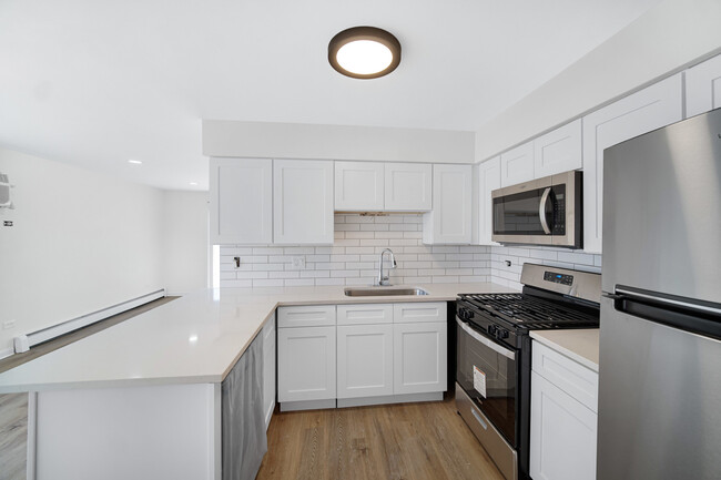 4631 Eberly Ave in Brookfield, IL - Foto de edificio - Building Photo