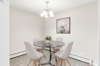 Fieldpointe of Schaumburg in Schaumburg, IL - Foto de edificio - Building Photo