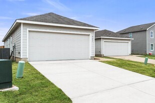 907 Stricker Path in San Antonio, TX - Building Photo