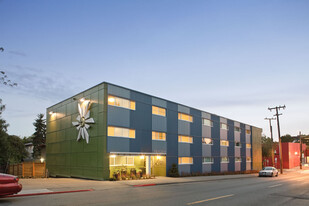 Holiday Apartments in Seattle, WA - Foto de edificio - Building Photo