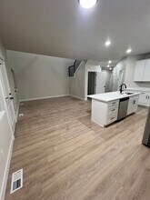 1163 N 680 W in Tooele, UT - Foto de edificio - Building Photo