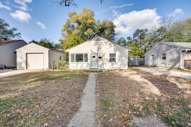 1823 Overdene Ave in Rockford, IL - Building Photo - Building Photo