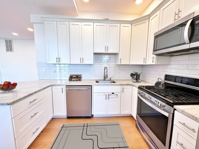 14 Murray Ct in Boston, MA - Foto de edificio - Building Photo