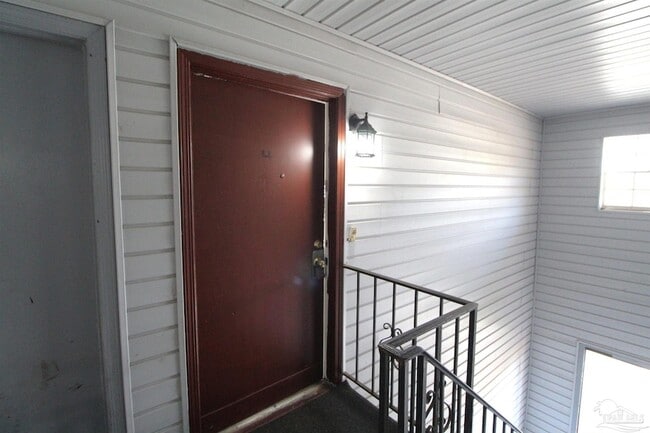 10151 Guidy Ln in Pensacola, FL - Foto de edificio - Building Photo