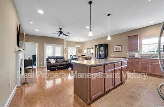 1056 Crawford Ct in Chelsea, AL - Building Photo - Building Photo