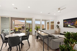10106 Amethyst Hills Ave in Las Vegas, NV - Building Photo - Building Photo