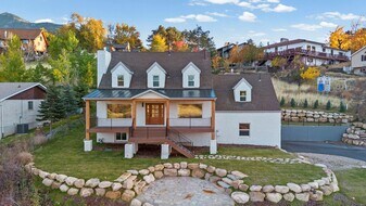 2460 Dimple Dell Rd in Sandy, UT - Building Photo