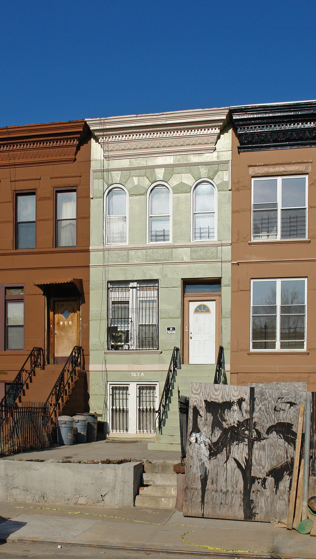 743A Lexington Ave in Brooklyn, NY - Building Photo - Building Photo