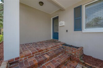 4620 W Beach Park Dr in Tampa, FL - Building Photo - Building Photo