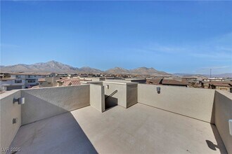 164 Lomita Heights Dr in Las Vegas, NV - Building Photo - Building Photo