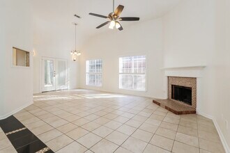 1729 Fay Dr in Conroe, TX - Building Photo - Building Photo