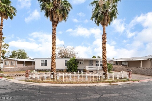 property at 2847 Mammoth Ct