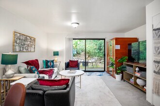 5317 189th St SW, Unit SI ID1324824P in Lynnwood, WA - Foto de edificio - Building Photo