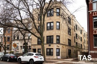 646 W Roscoe St, Unit 1 in Chicago, IL - Building Photo