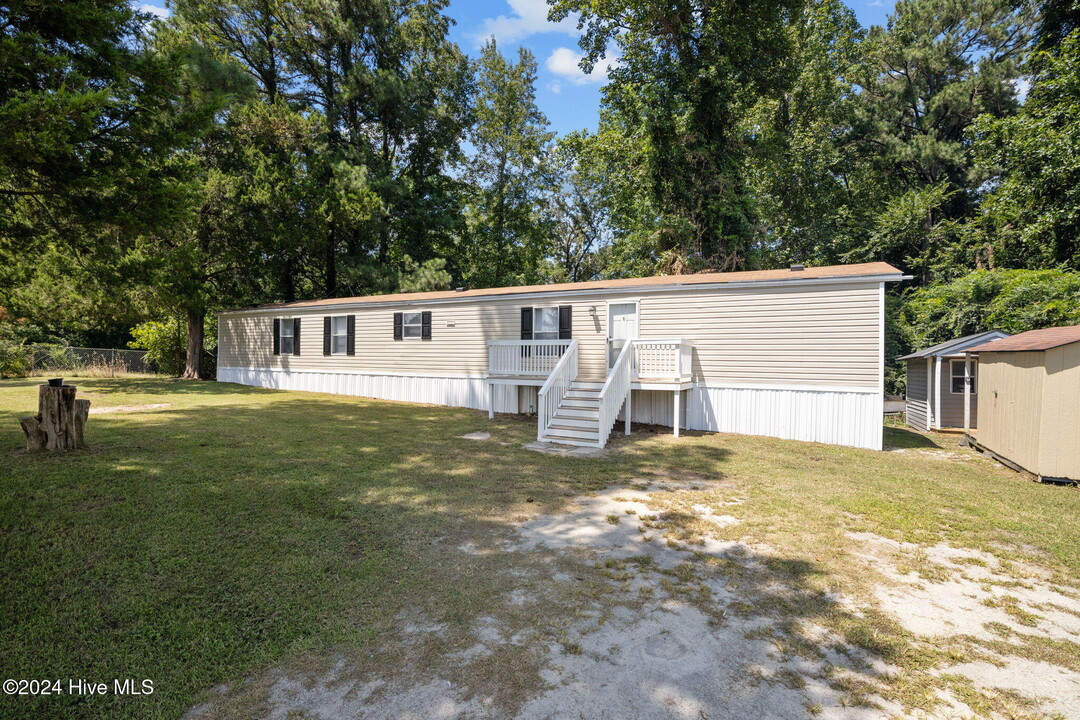 2400 Spring Garden Rd in New Bern, NC - Building Photo