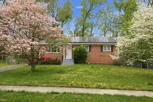 7414 Jervis St in Springfield, VA - Building Photo