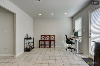 142 Gambel Oak Way in San Marcos, TX - Building Photo - Building Photo