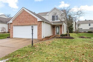 16548 Sunwood Oval in Strongsville, OH - Building Photo