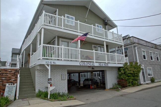 12 G St in Hampton, NH - Building Photo - Building Photo