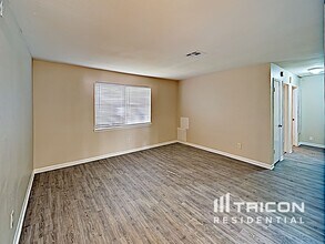 11054 Spottswood Dr in Houston, TX - Building Photo - Building Photo