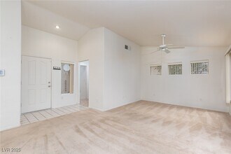 2222 Spring Water Dr in Las Vegas, NV - Building Photo - Building Photo