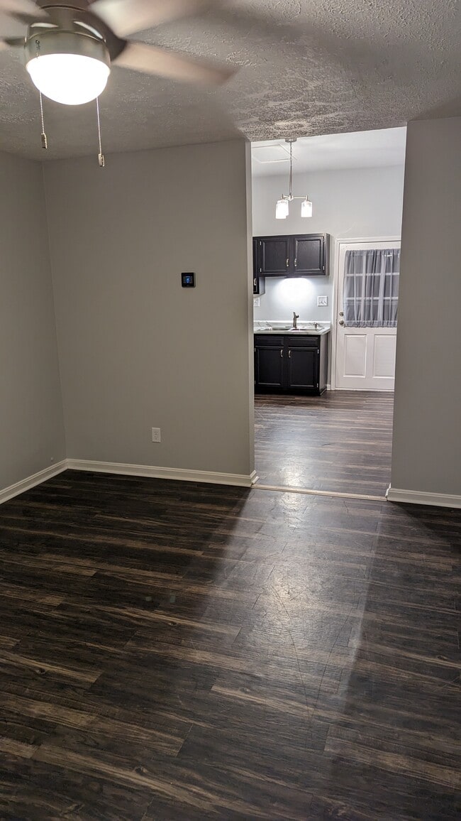 929 N Randolph Ave, Unit 1 in Clarksville, IN - Building Photo - Building Photo